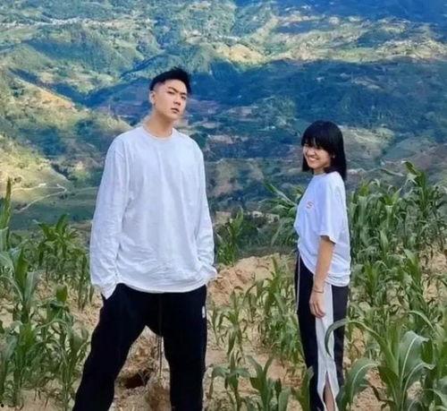 崔晋爆料孩子视频,揭秘亲子互动背后的温馨瞬间